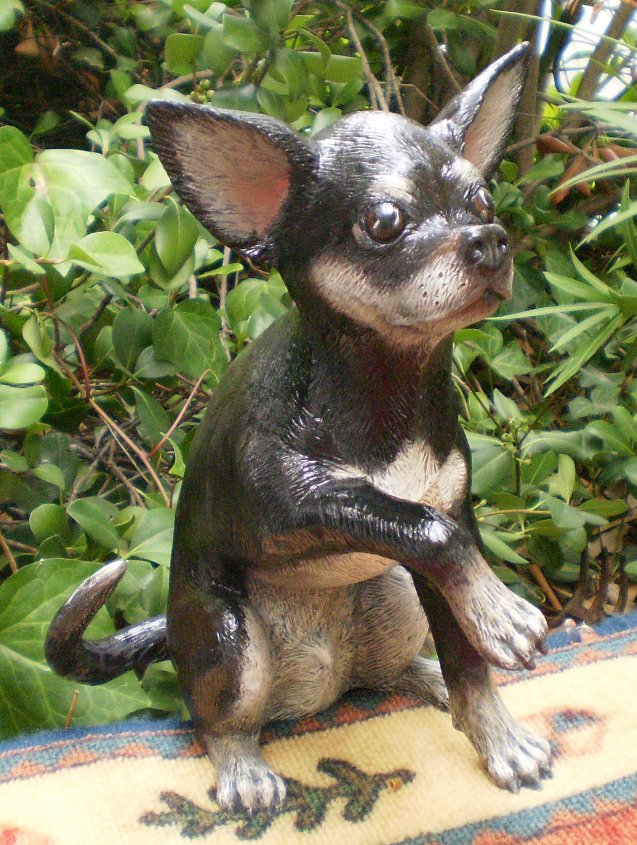 sitting Chihuahua statue, sitting Chihuahua statues