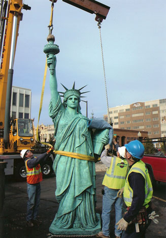 bronze Liberty Enlightening The World