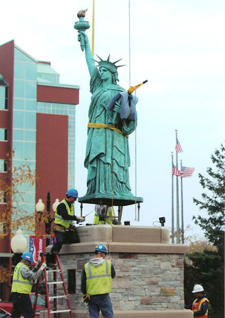 bronze Liberty Enlightening The World sculpture